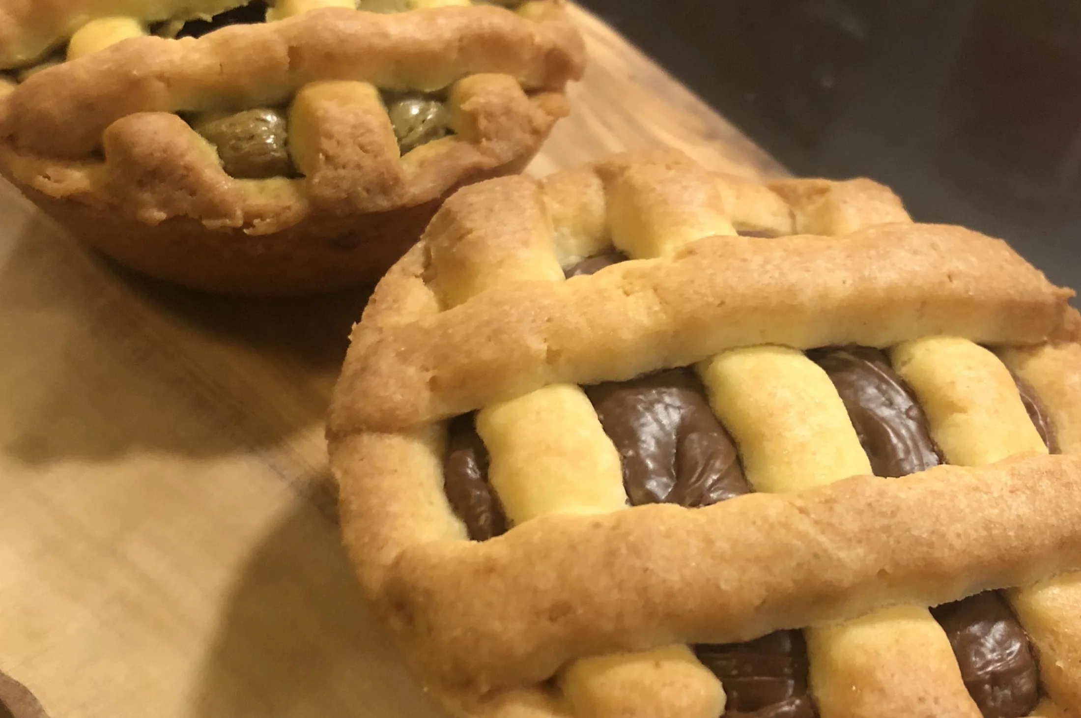 Glutenvrije crostata's met chocolade, vers uit onze bakkerij